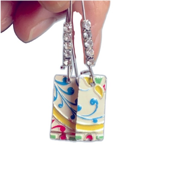 🎉Host Pick🎉 Vintage tin earrings - Picture 1 of 11